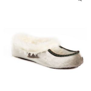 Vintage Topaz of Norway Norwegian cozy white fur slippers